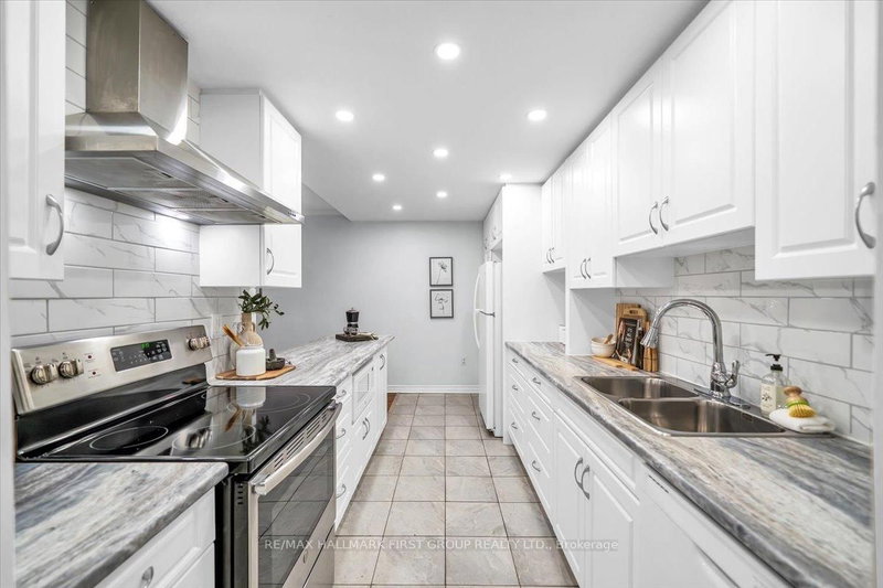 109 - 1535 Diefenbaker Crt, Pickering, L1V 3W2 | Image 3