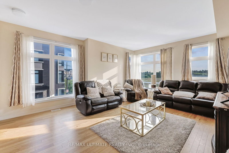 2632 Castlegate Crossing Dr, Pickering, L1X 0H6 | Image 2