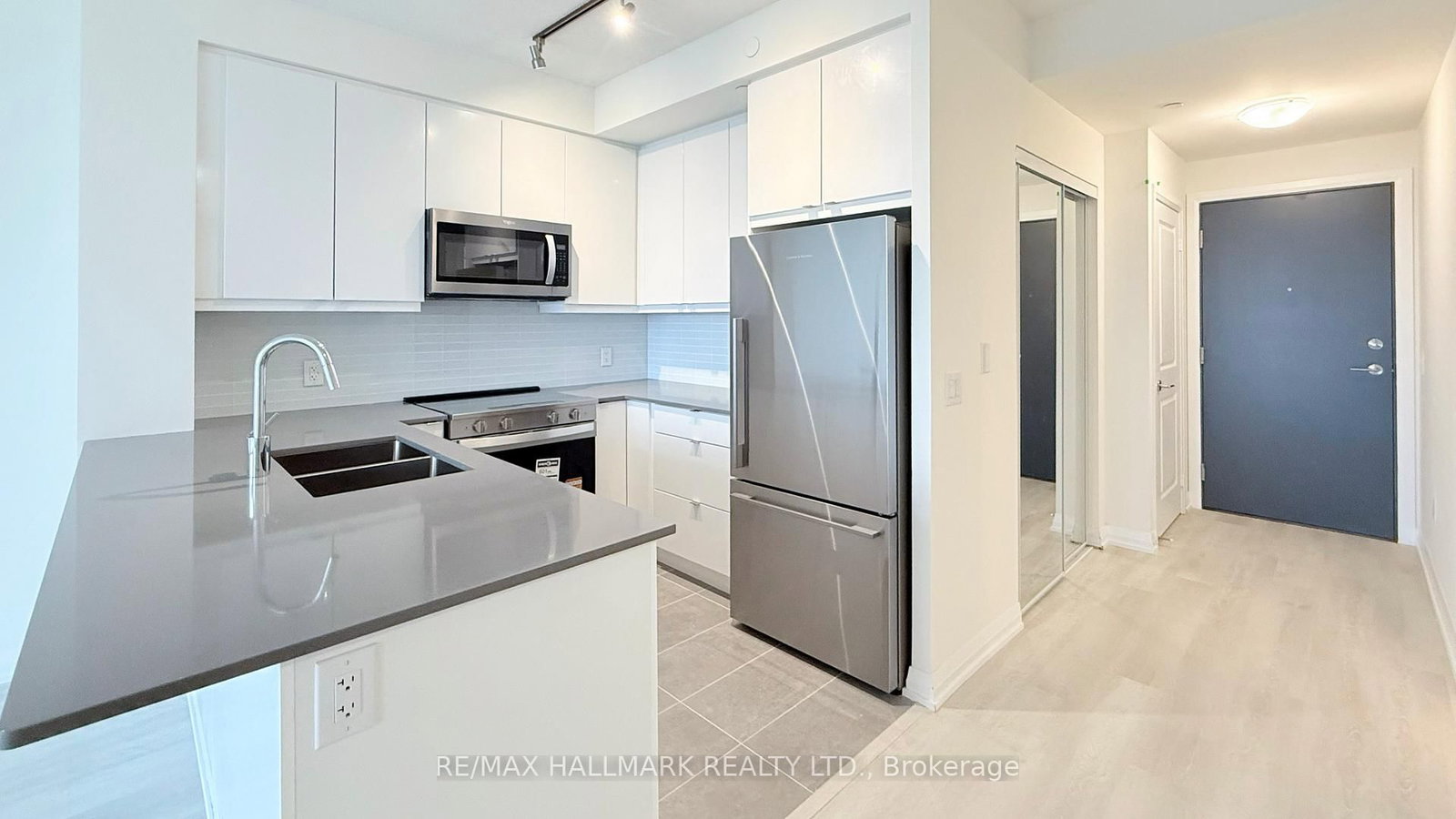 3260 Sheppard Avenue E, Unit 2203 - Photo 2