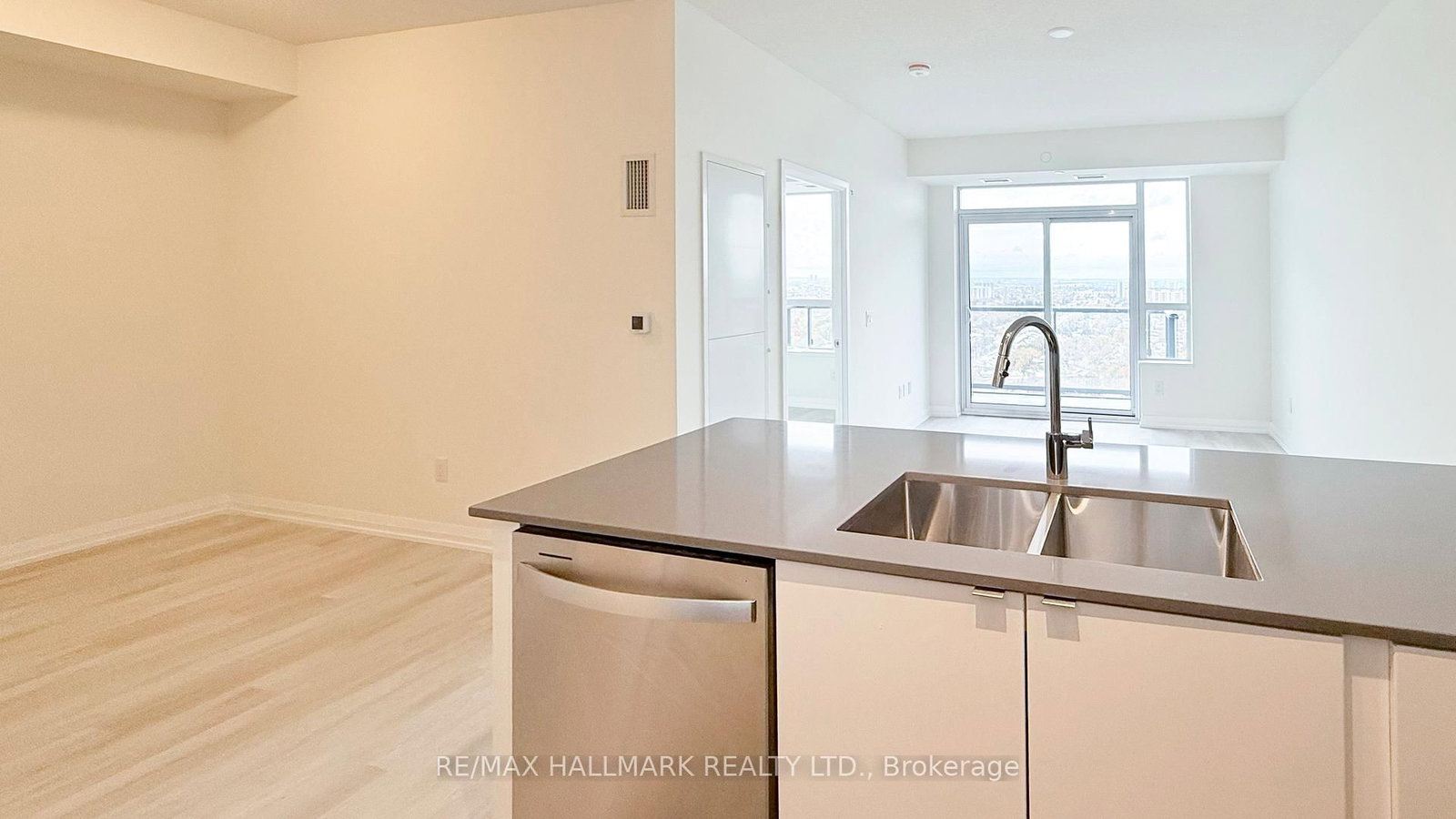 3260 Sheppard Avenue E, Unit 2203 - Photo 4
