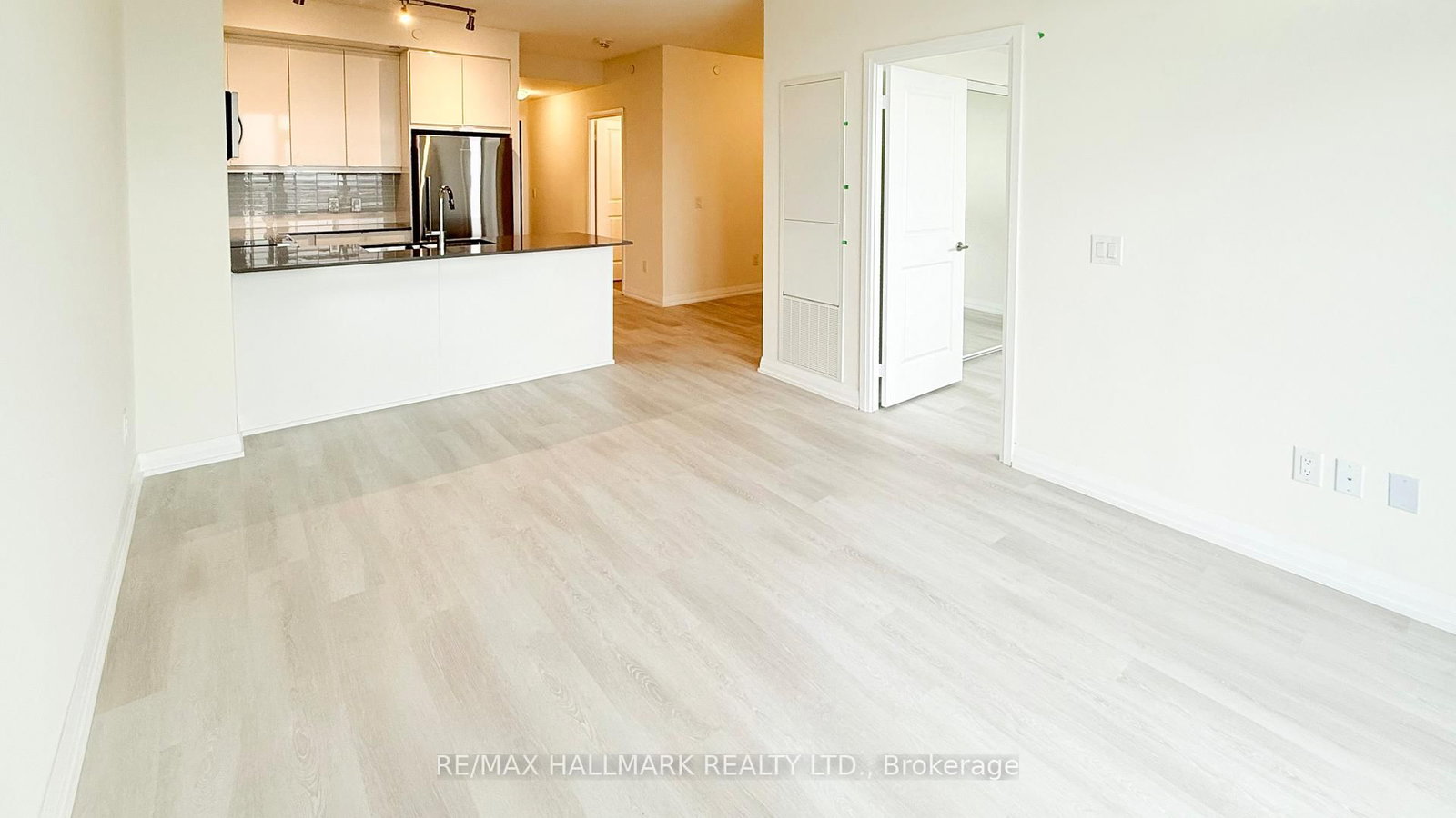 3260 Sheppard Avenue E, Unit 2203 - Photo 8