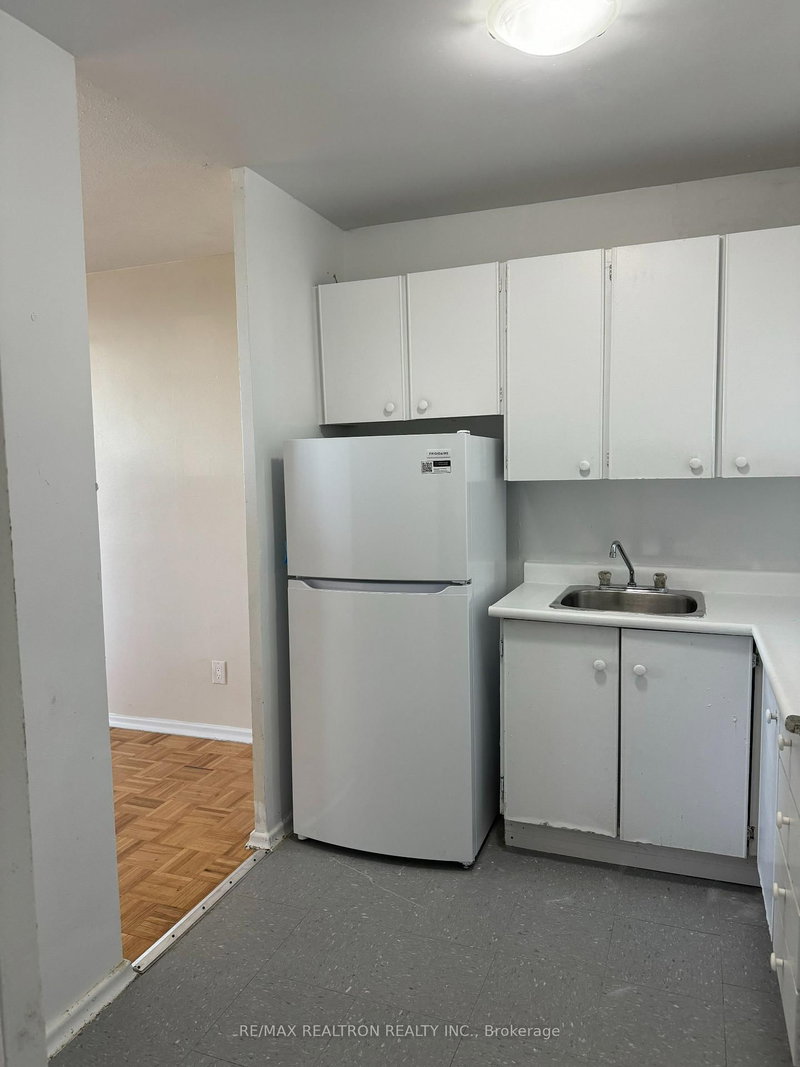 803 - 500 Dawes Road