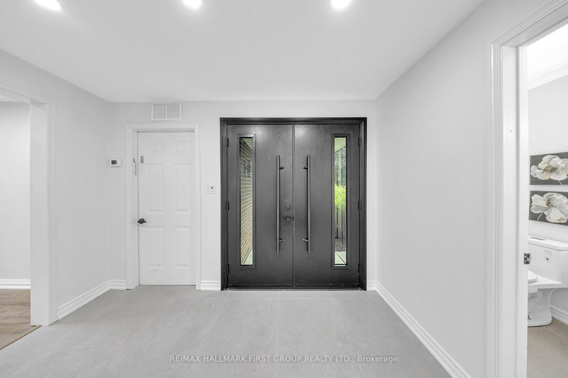 890 Briarwood Dr, Oshawa, L1K 2A6 | Image 3