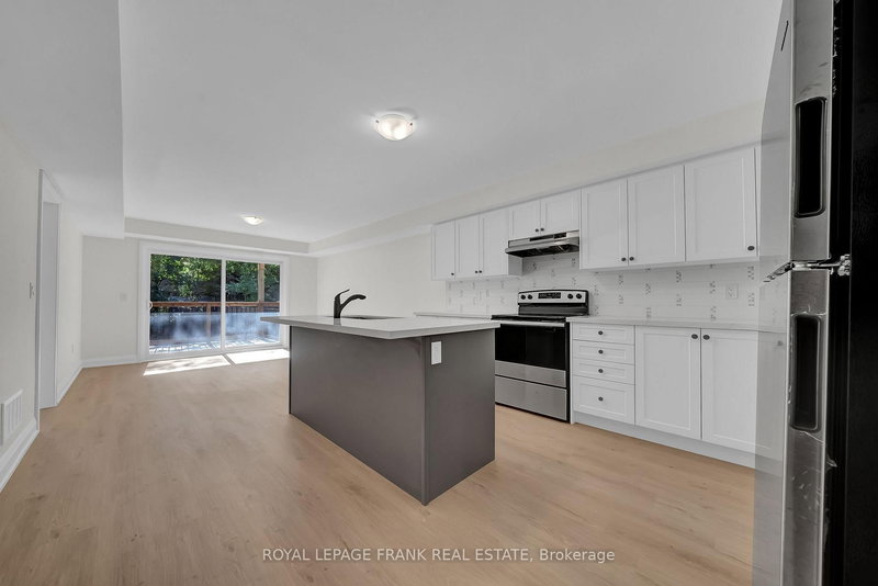 327 Anderson Ave, Oshawa, L1J 2N8 | Image 3