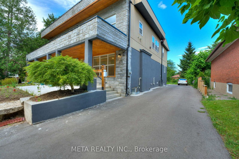 35 Duncombe Boulevard