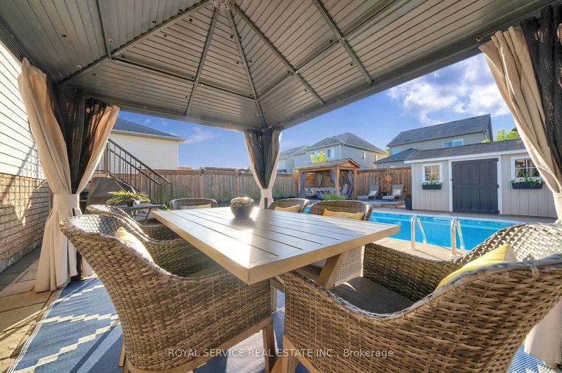 6 Goodwin Ave, Clarington, L1C 4Z4 | Image 3