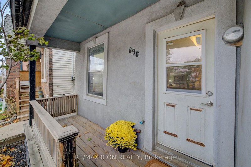 898 Eastern Ave, Toronto, M4L 1A4 | Image 3