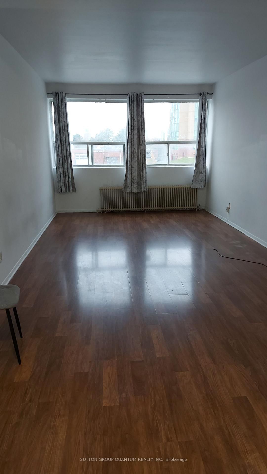 2881 Lawrence Avenue, Unit 6 - Photo 2