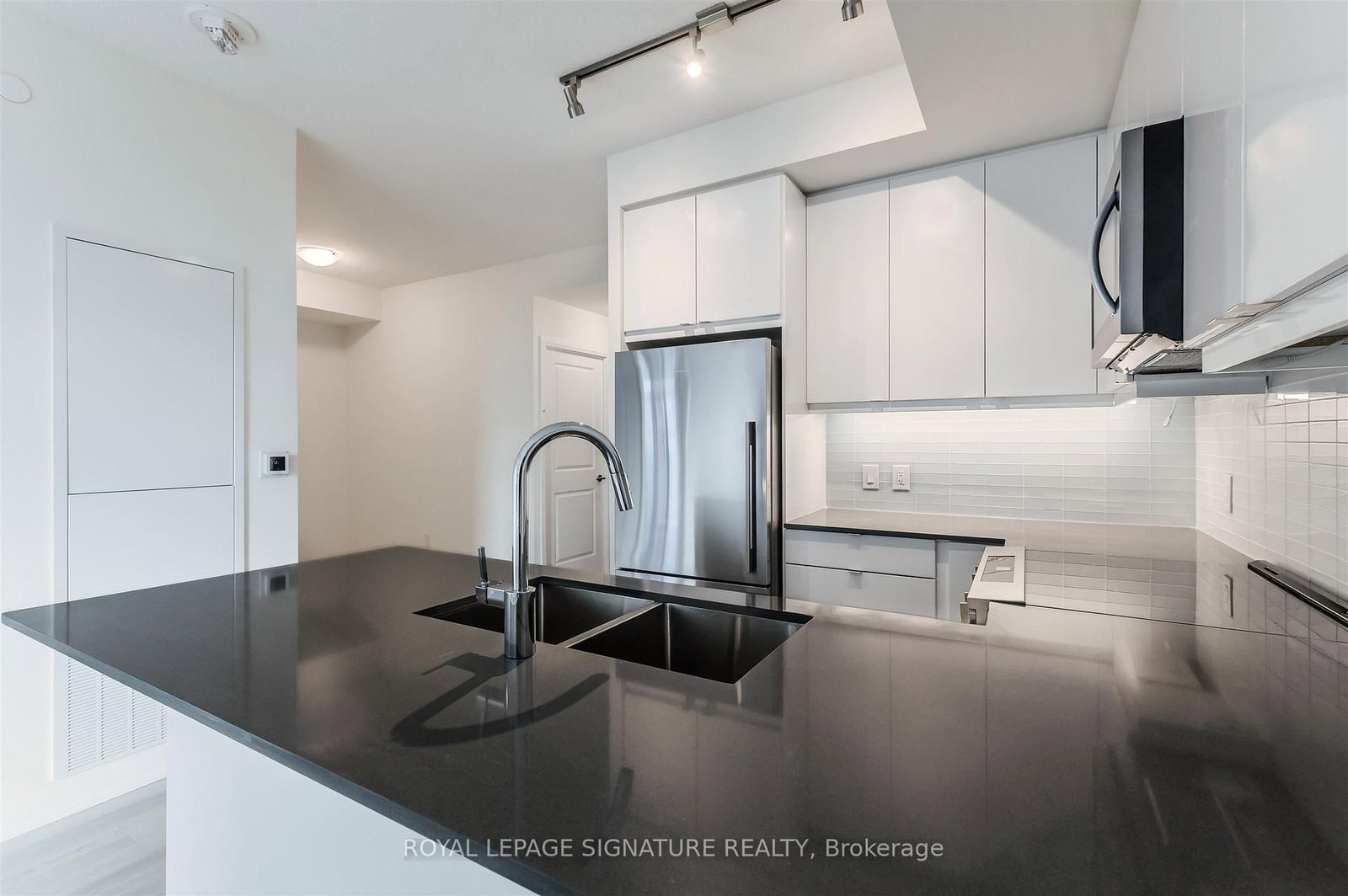 3270 Sheppard Avenue E, Unit 1825 - Photo 9