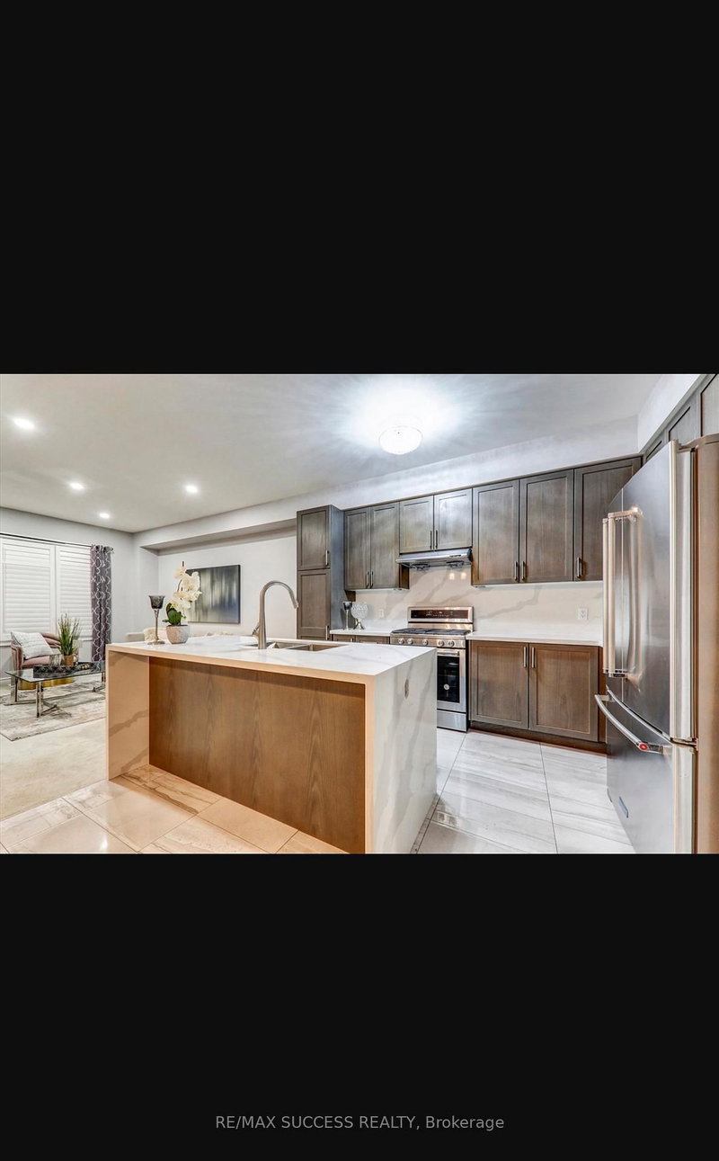 2339 Usman Rd, Pickering, L1X 0E1 | Image 3