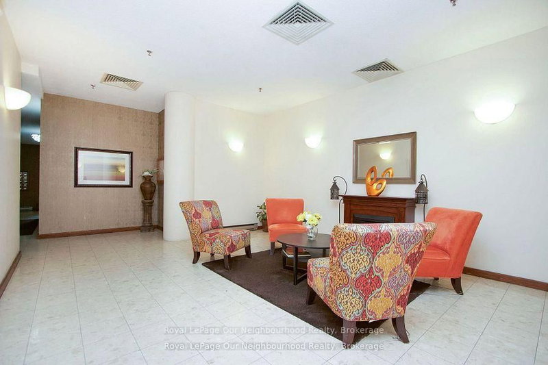 702 - 80 Athol St E, Oshawa, L1H 8B7 | Image 3