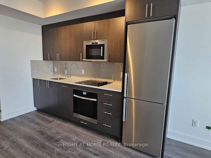 602 - 2545 Simcoe St N, Oshawa, L1L 0W3 | Image 2