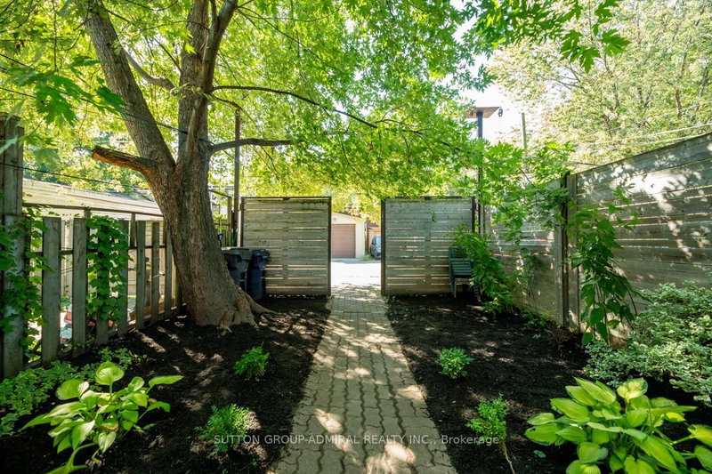 Bsmt - 70 Carlaw Ave, Toronto, M4M 2R7 | Image 2