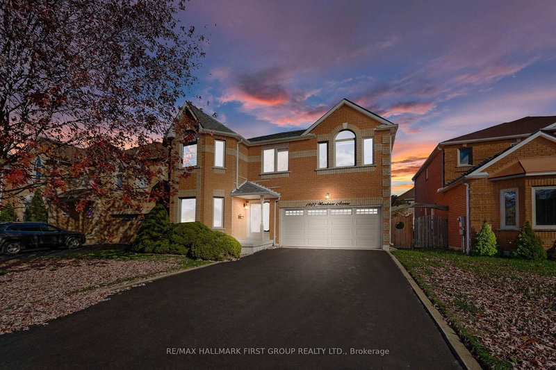 1907 Woodview Ave, Pickering, L1V 1L5 | Image 2