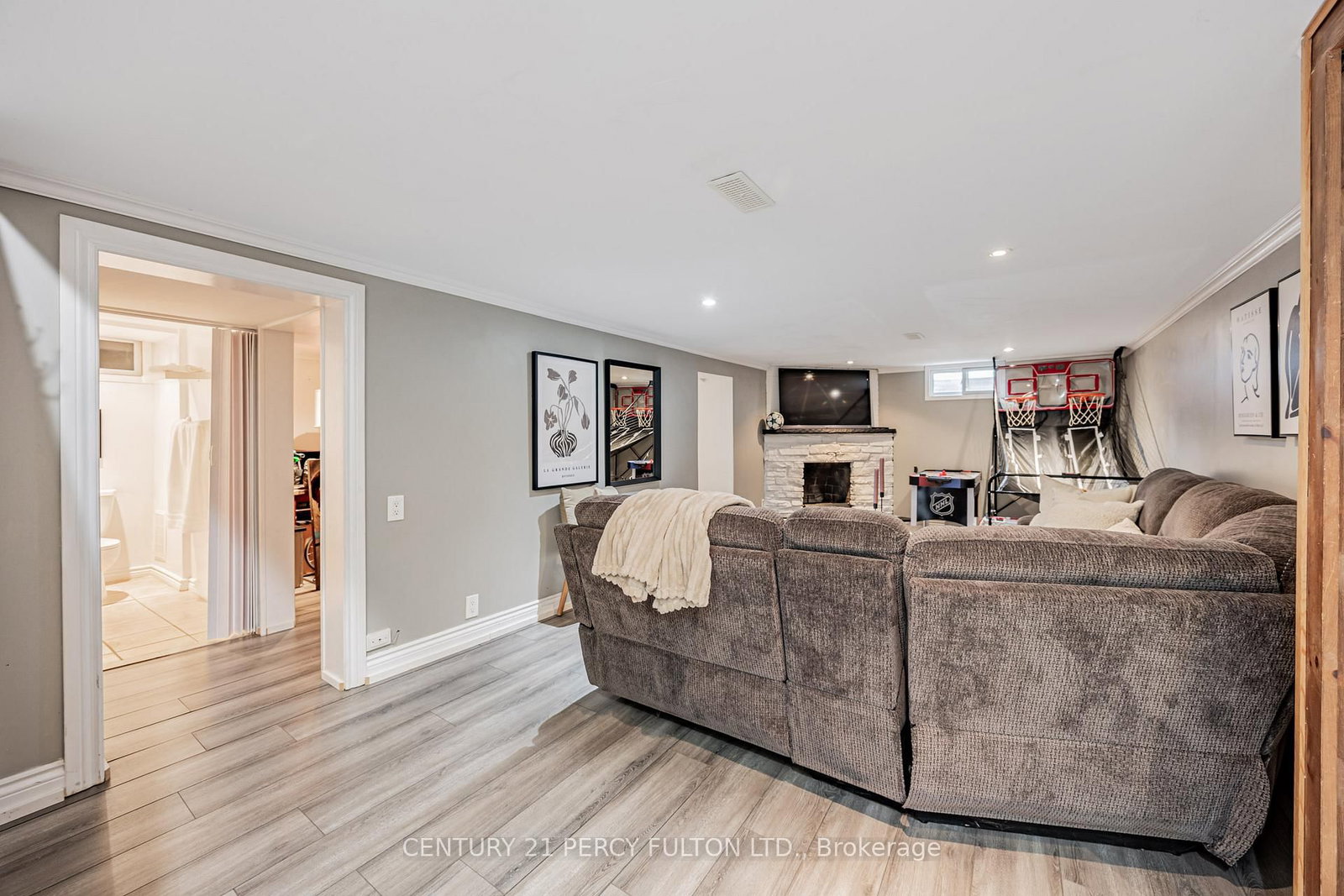 Listing Image 20