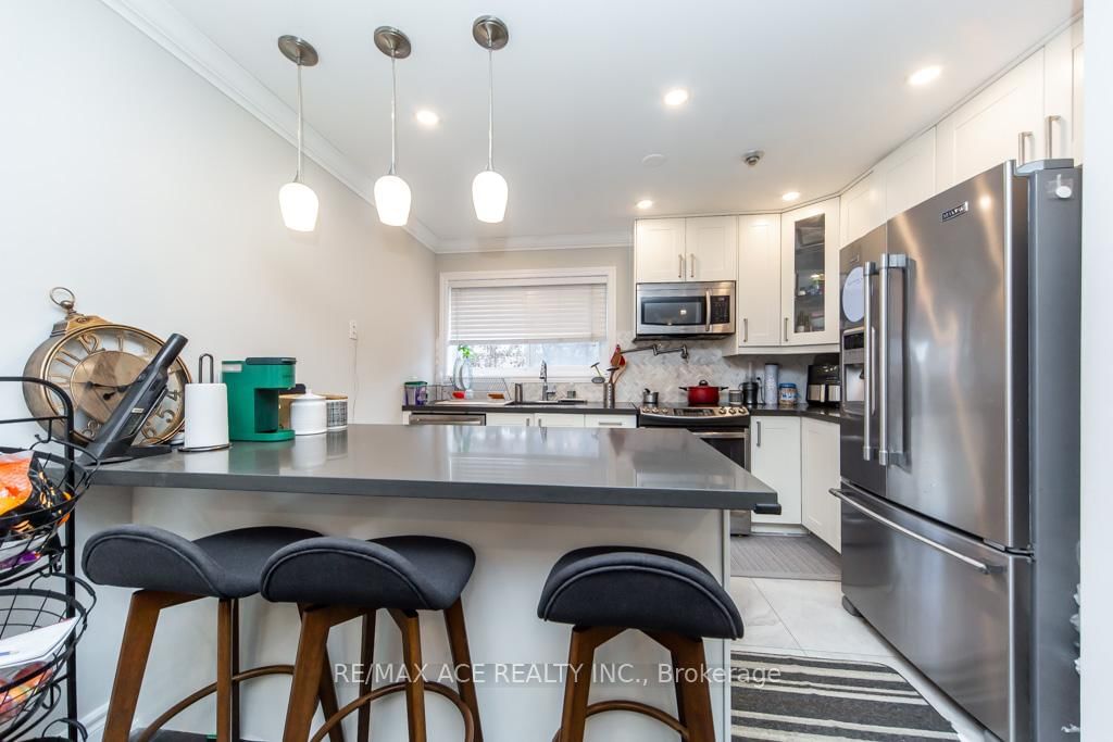 Townhouse for sale at 149-50 Scarborough Golf Club Road, Toronto, Ontario, M1M 3T5 - Scarborough Village - MLS: E12576876