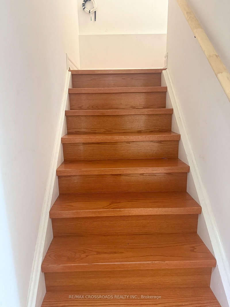 81 Trumpeter St, Toronto, M1B 6H1 | Image 3