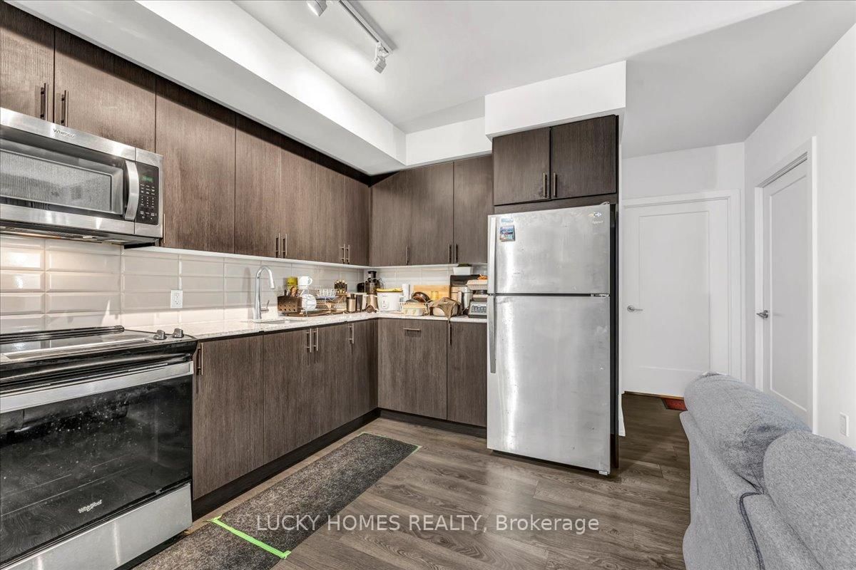 2550 Simcoe Street, Unit 317 - Photo 17