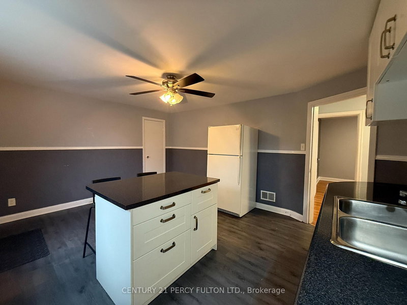 248 Toronto Ave, Oshawa, L1H 3C1 | Image 2