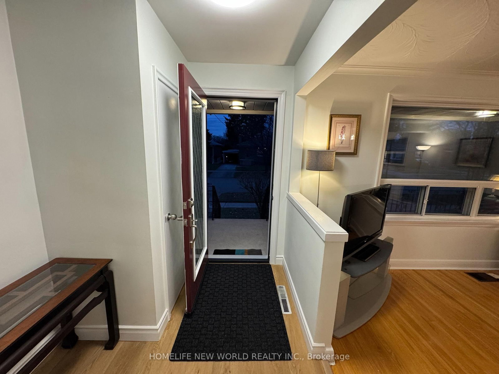 Listing Image 9