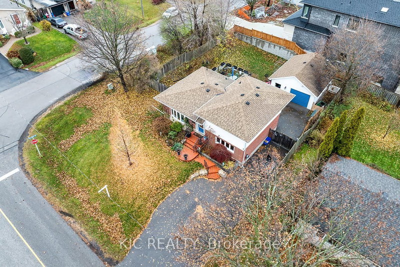 612 Maple St W, Whitby, L1N 3A2 | Image 3