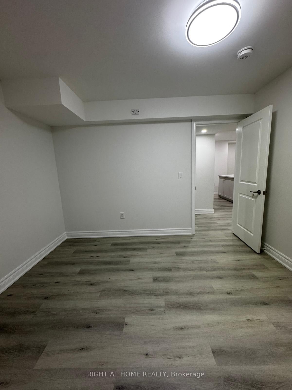 32 Auckland Drive E, Unit BSMT - Photo 19