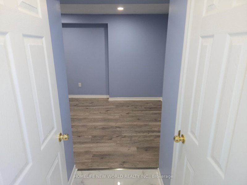 2134 Erin Gate Blvd, Pickering, L1X 2V3 | Image 3