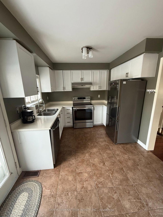 1596 Fieldgate Drive