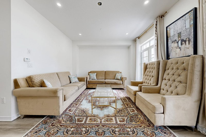 27 Healthcote Lane, Ajax, L1Z 0V2 | Image 3