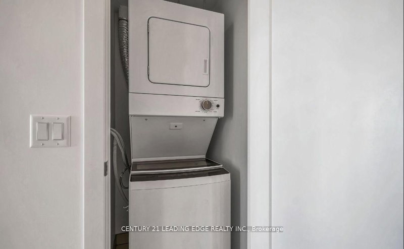 1401 - 2545 Simcoe St N, Oshawa, L1H 7K4 | Image 3