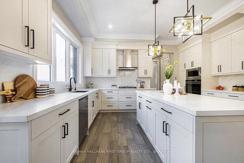 10 Philips Rd, Whitby, L1M 1G7 | Image 3