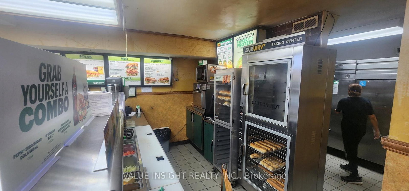 671 Danforth Street, Unit Unit 3 - Photo 9