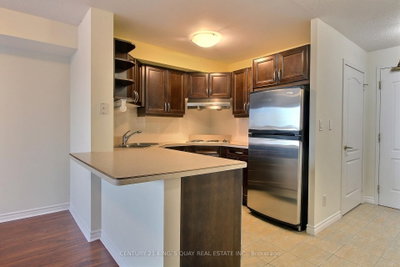 2020 Mcnicoll Toronto,ON M1V 0B5 — Photo 4