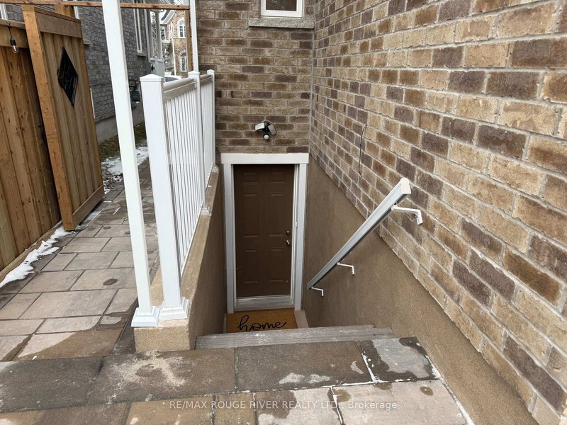 131 Sharplin Dr, Ajax, L1Z 0P3 | Image 2