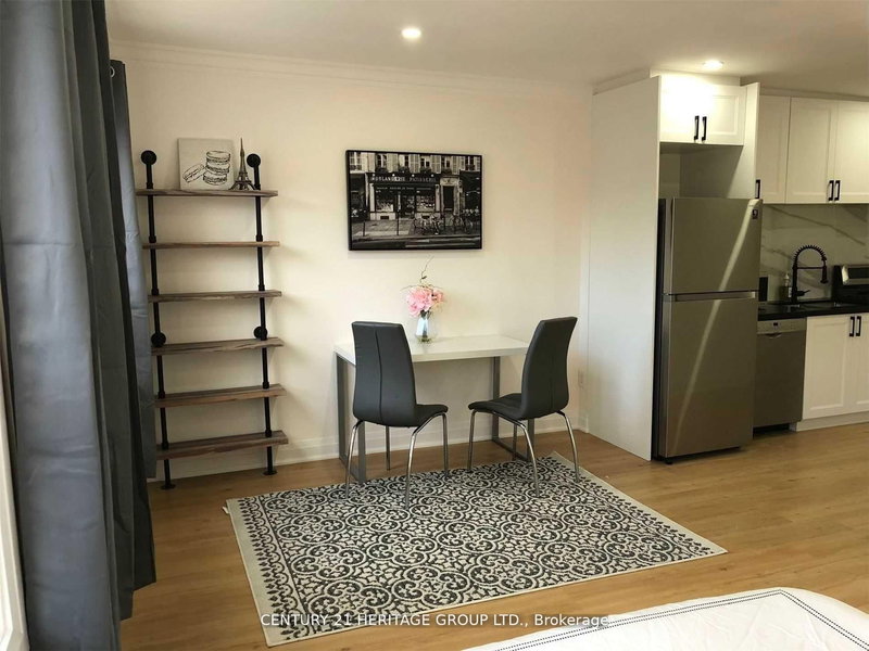 1 - 1710 Danforth Ave, Toronto, M4C 1H8 | Image 3