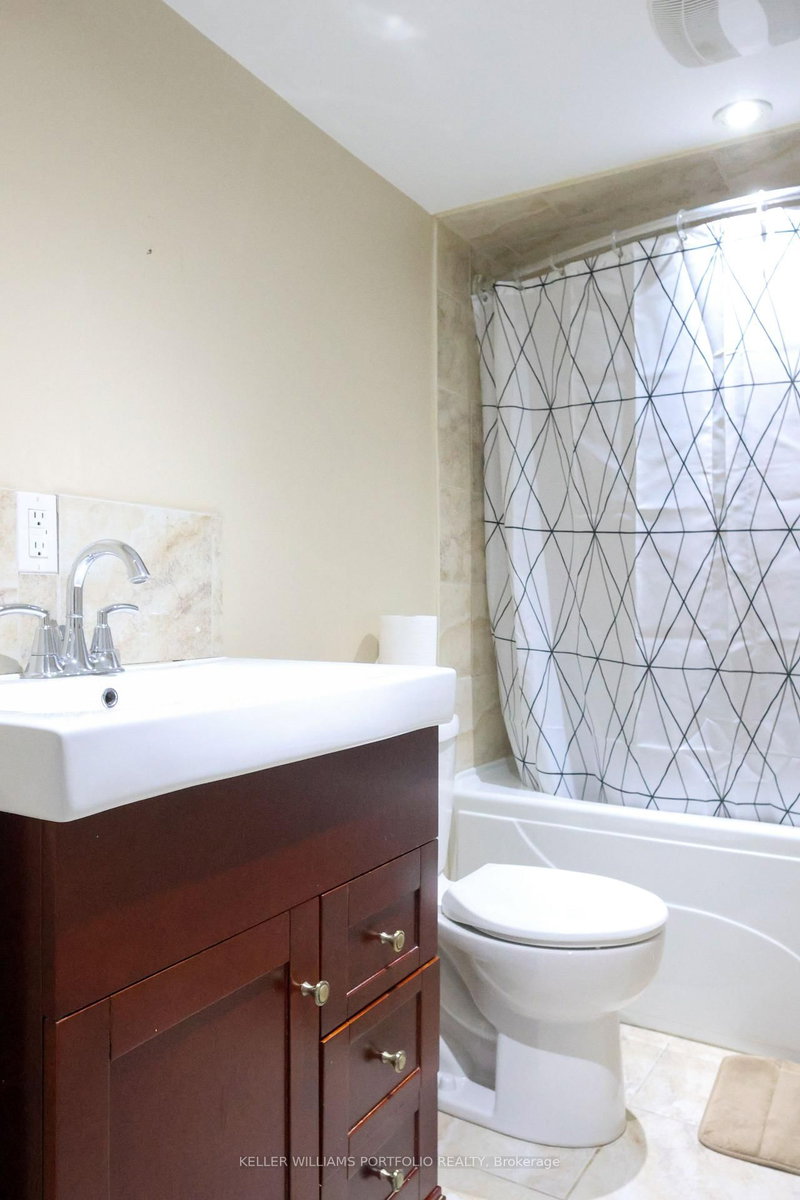 BSMT - 1891 Secretariat Pl, Oshawa, L1L 1C7 | Image 2