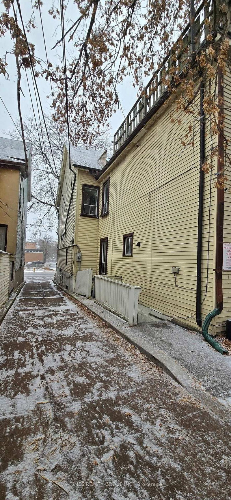 930 Dundas Street E