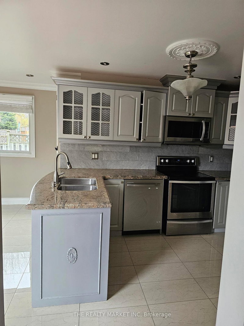 102 William Stephenson Dr, Whitby, L1N 8T1 | Image 3