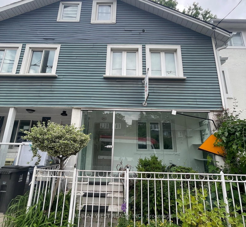 home for lease on 1813 Gerrard Street E