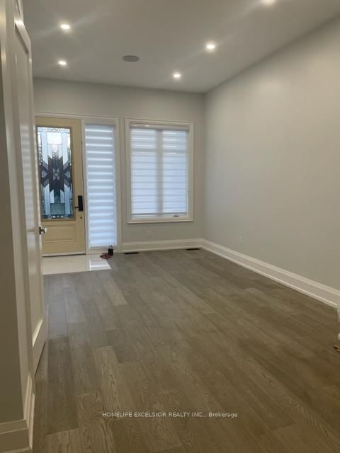 Main-Upper - 57 Phillip Avenue