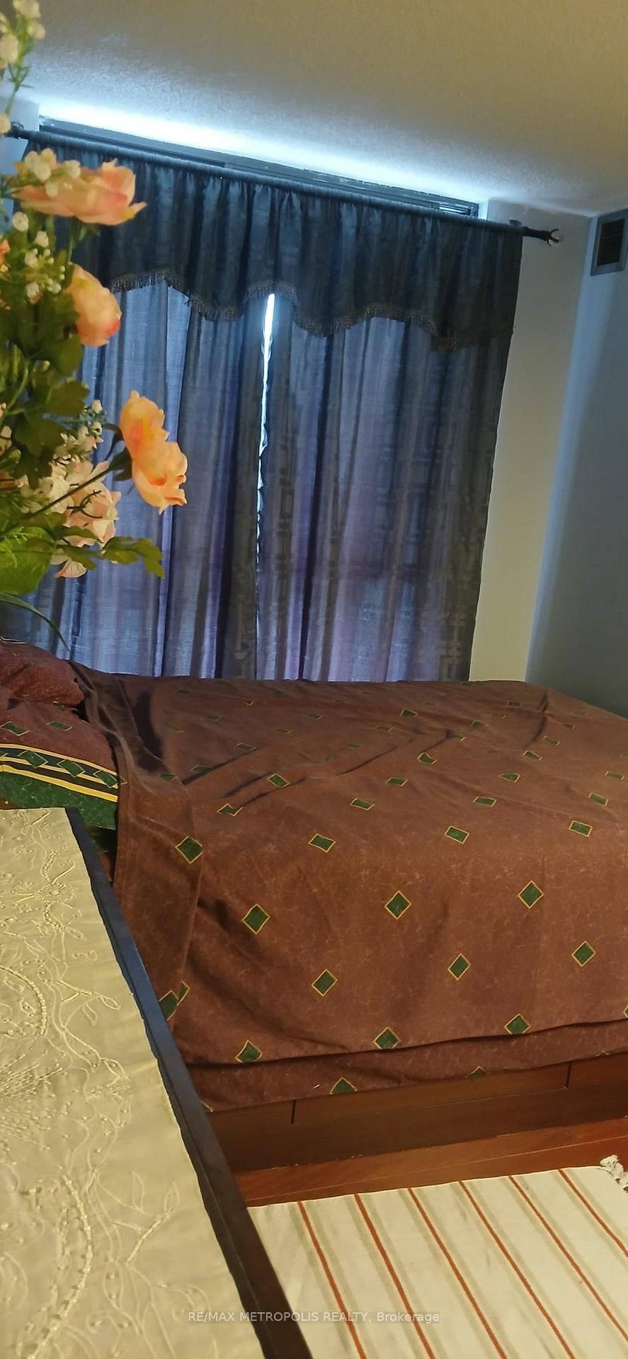 8 SILVER BELL Grove, Unit 302 ROOM 1 - Photo 6