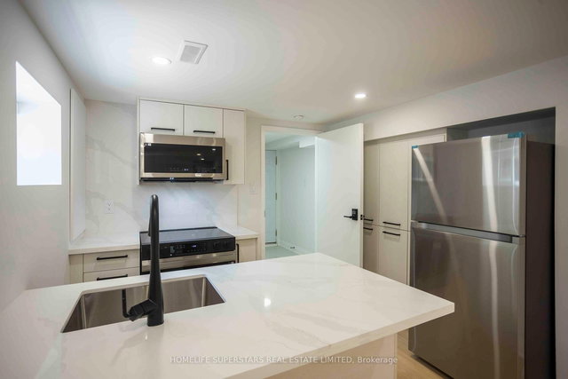 LOWER - 15 Shademaster Court