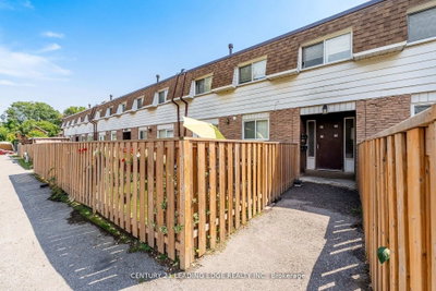 Townhouse leased at 19-730 Cedar Street, Oshawa, Ontario, L1H 4M6 - Lakeview - MLS: E12647572
