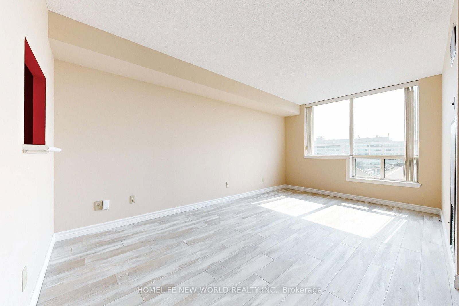 711 Rossland Road E, Unit 706 - Photo 11