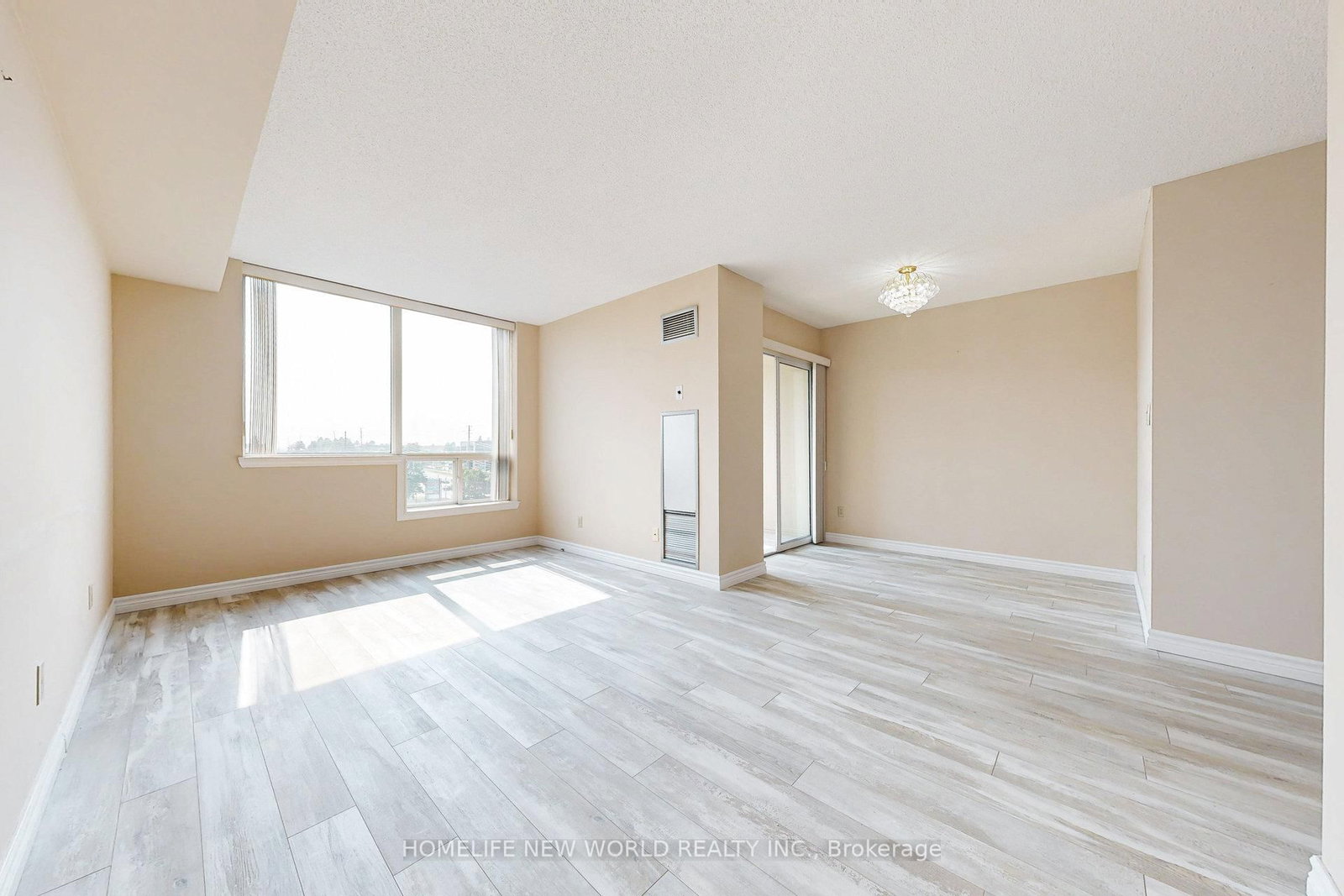 711 Rossland Road E, Unit 706 - Photo 12