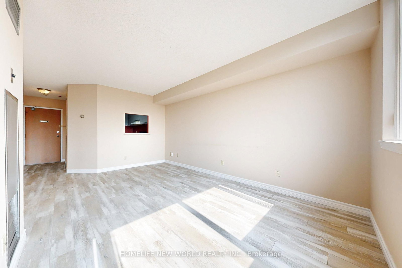 711 Rossland Road E, Unit 706 - Photo 14