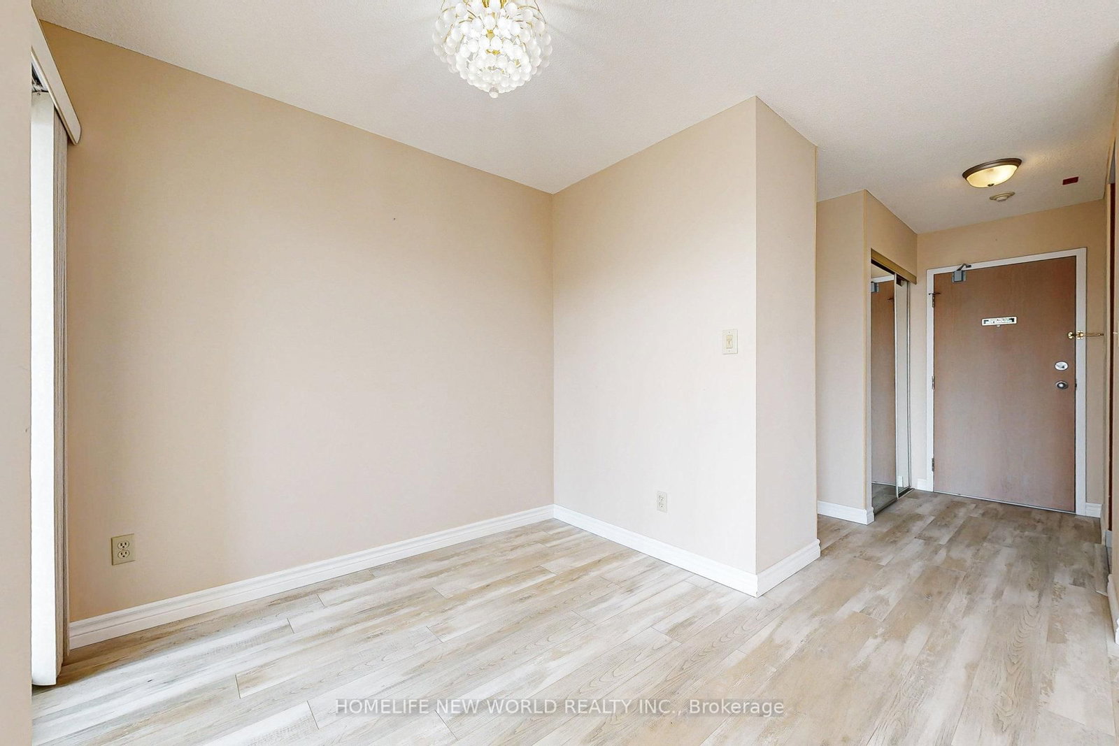 711 Rossland Road E, Unit 706 - Photo 15