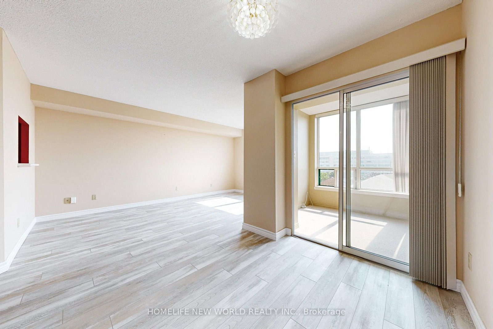 711 Rossland Road E, Unit 706 - Photo 16