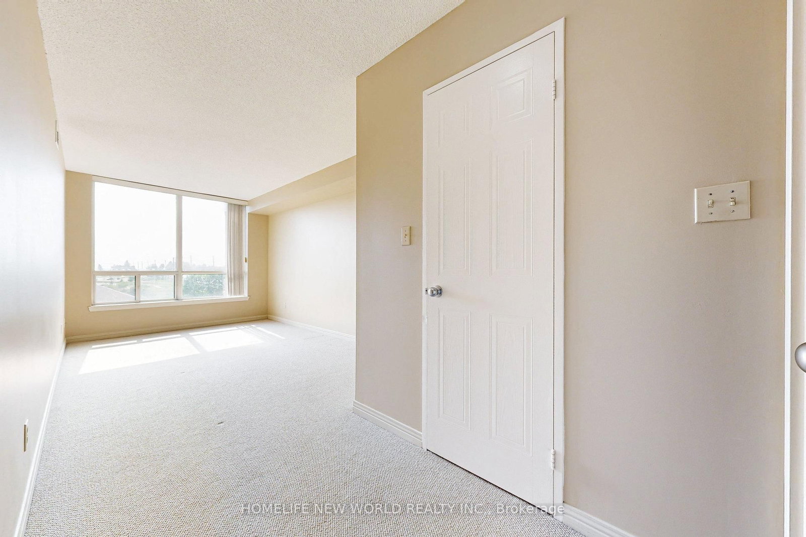 711 Rossland Road E, Unit 706 - Photo 23