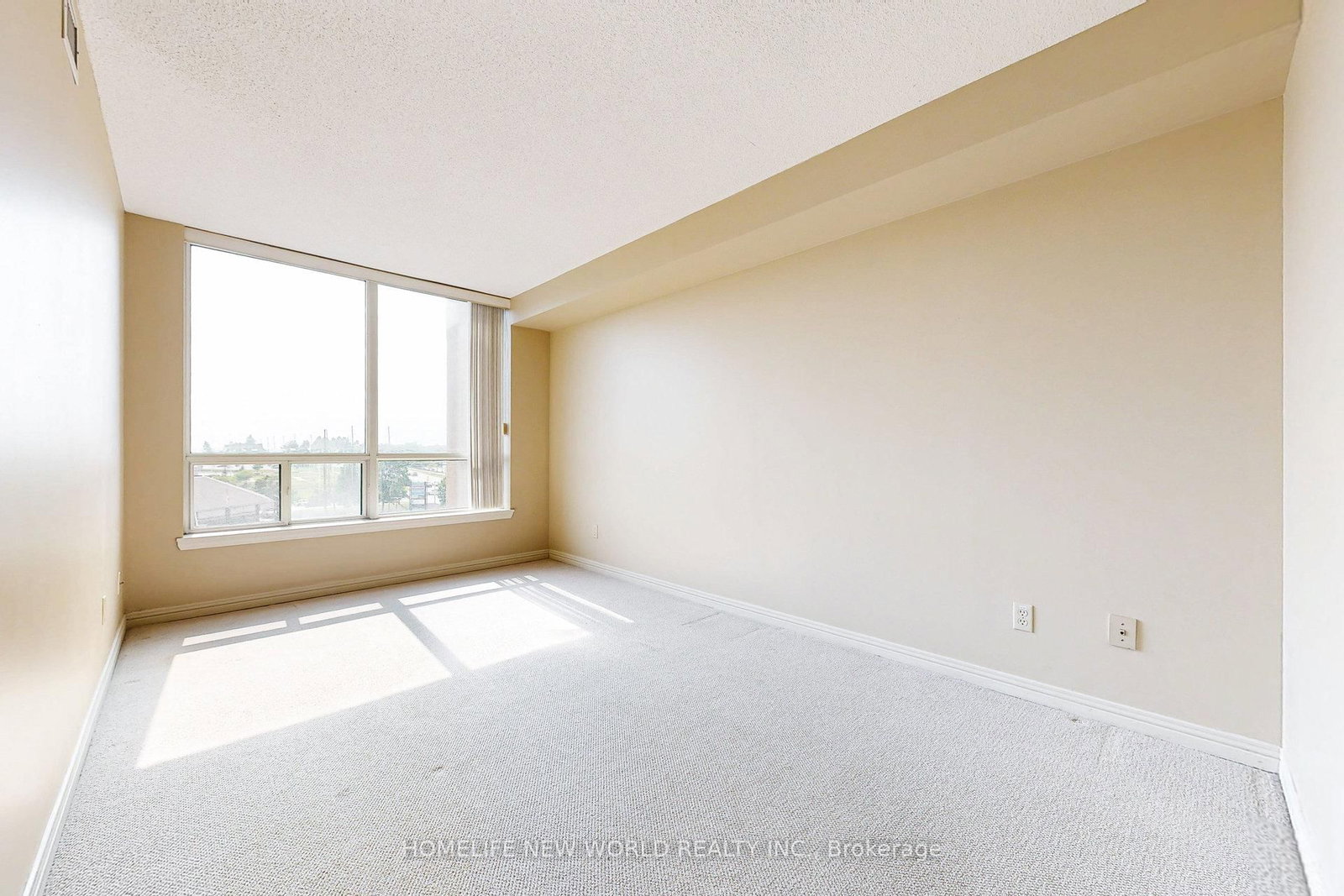 711 Rossland Road E, Unit 706 - Photo 24